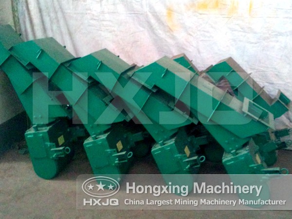 Electromagnetic vibrating feeder